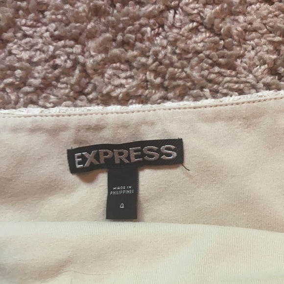Adorable Cream lace skirt from express . Worn maybe 2x - Picture 2 of 3